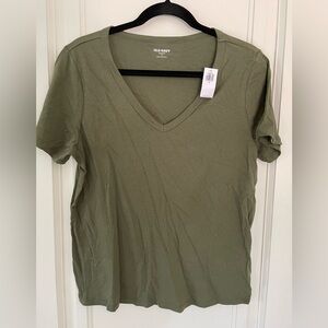 Old Navy size medium olive green tee NWT